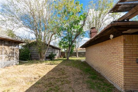743 Retama Avenue Taft TX 78390