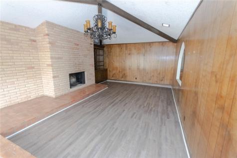743 Retama Avenue Taft TX 78390