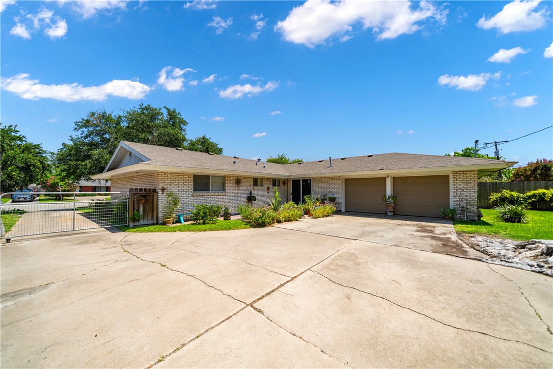 750 Burkshire Drive Corpus Christi TX 78412