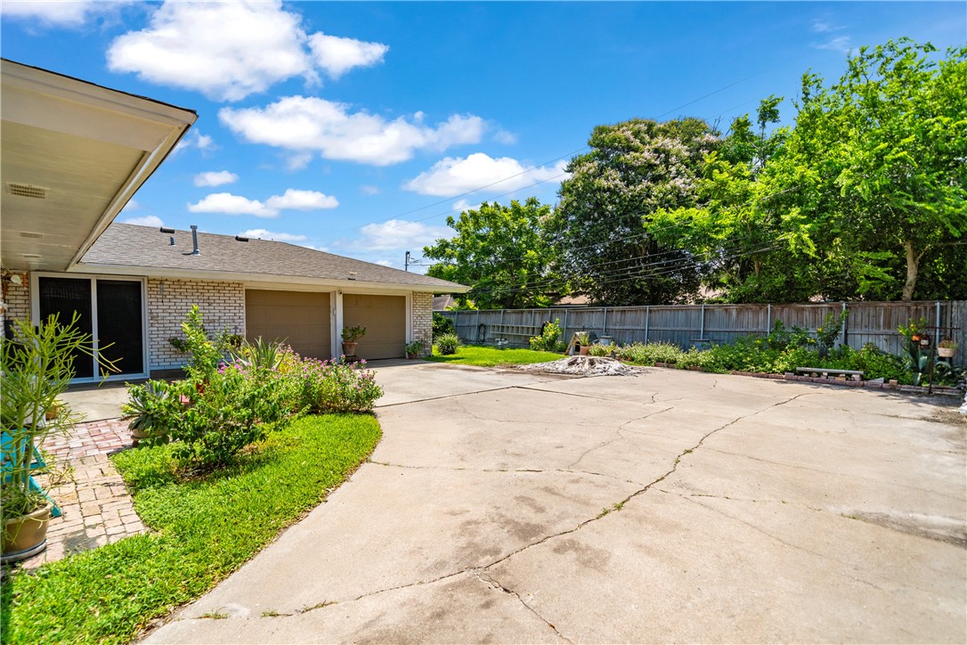 750 Burkshire Drive Corpus Christi TX 78412