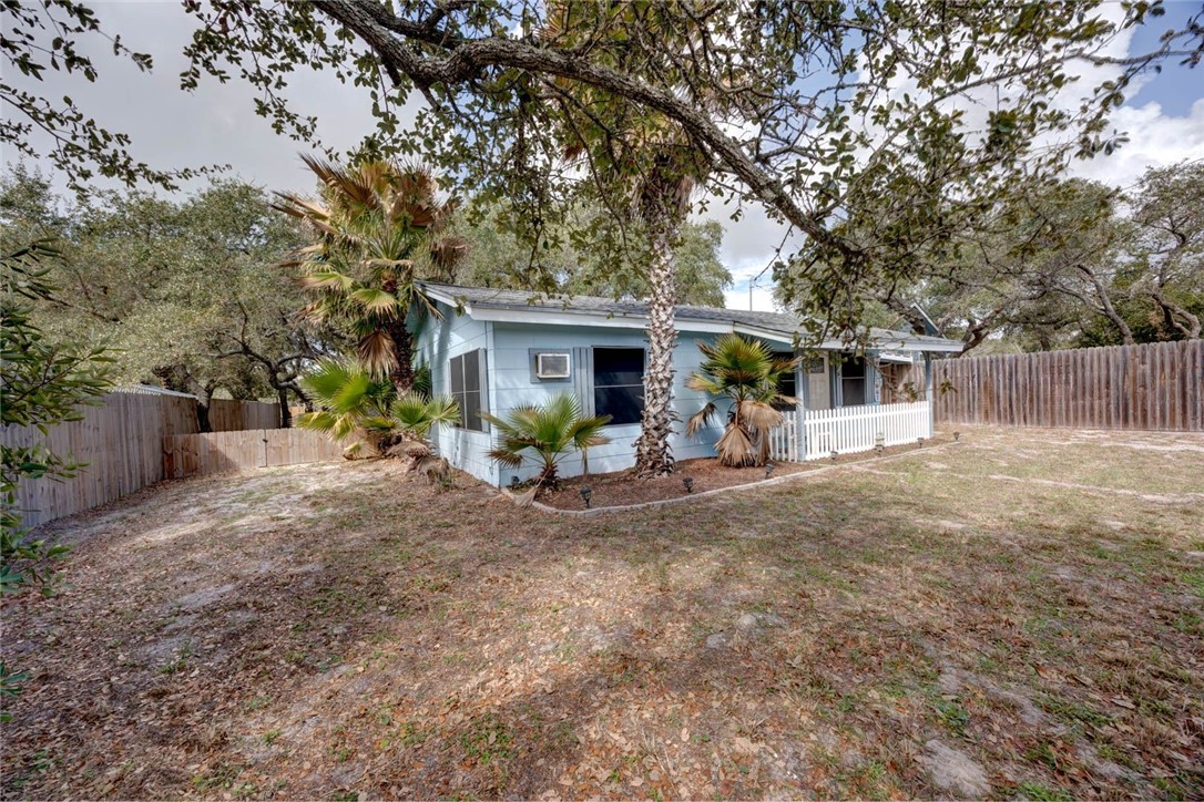 713 N Kossuth Street Rockport TX 78382