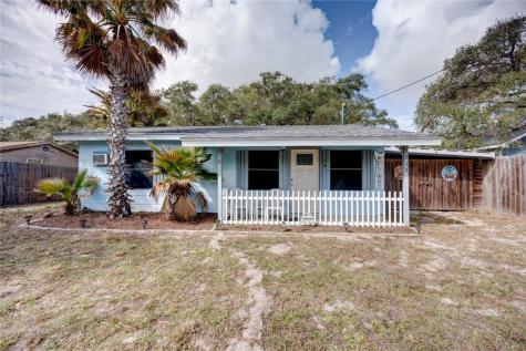 713 N Kossuth Street Rockport TX 78382