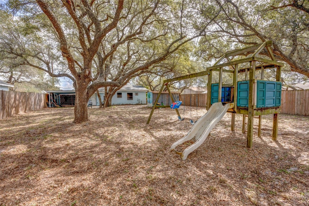 713 N Kossuth Street Rockport TX 78382