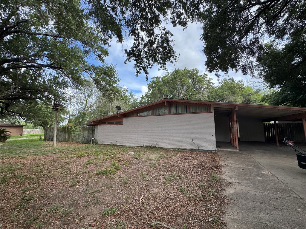 409 Taylor Falfurrias TX 78355