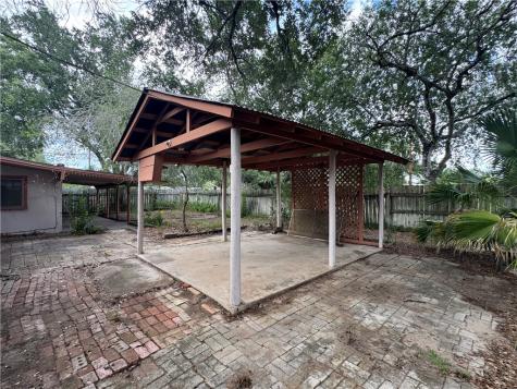 409 Taylor Falfurrias TX 78355