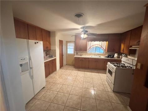 409 Taylor Falfurrias TX 78355