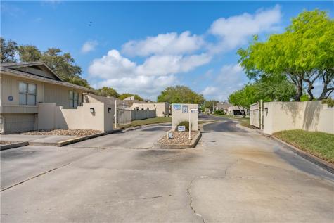 135 Santa Fe Drive Rockport TX 78382