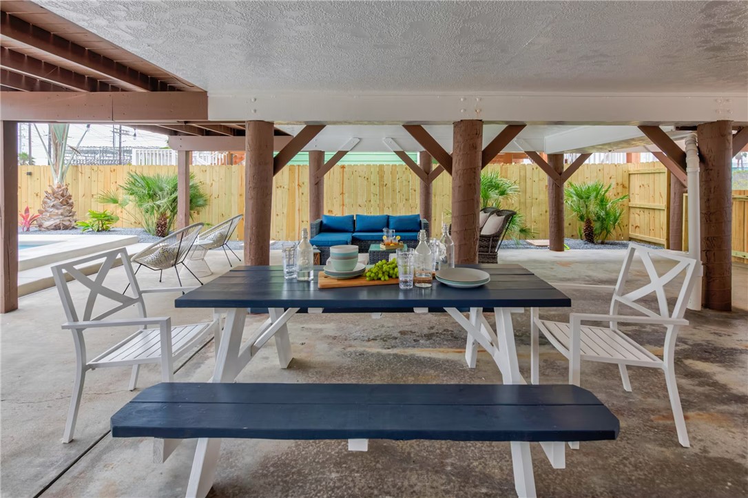 310 Leslie Lane Port Aransas TX 78373