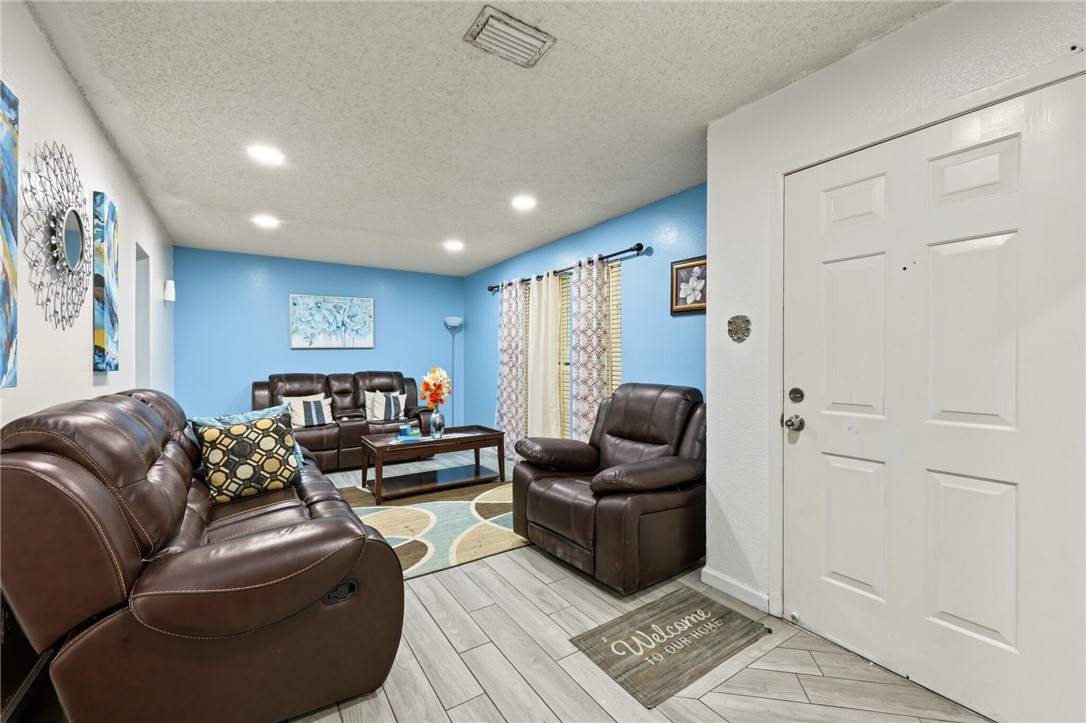 6025 Liptonshire Drive Corpus Christi TX 78415