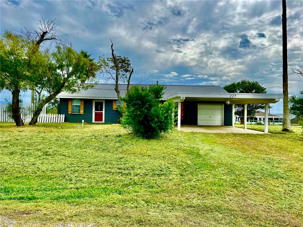 227 W Pompano Rockport TX 78382