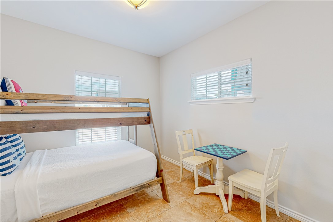 699 Morgan Cr 104 Port Aransas TX 78373