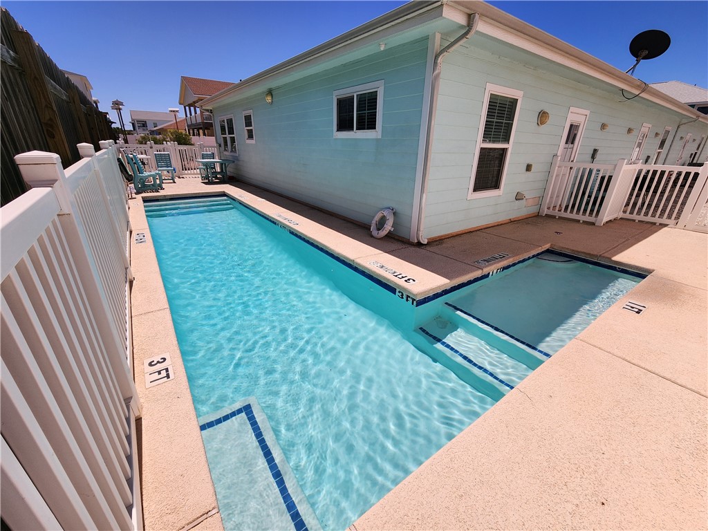 699 Morgan Cr 104 Port Aransas TX 78373