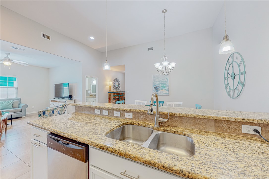 699 Morgan Cr 104 Port Aransas TX 78373
