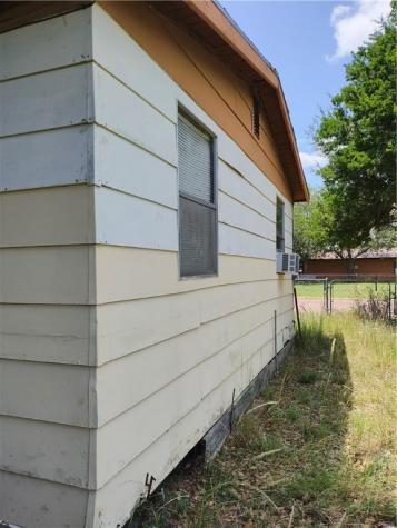 412 West Magnolia Hebbronville TX 78361