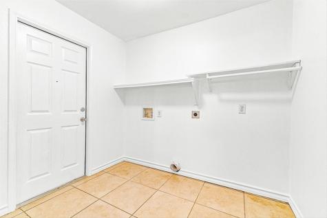 1013 La Mirada Portland TX 78374