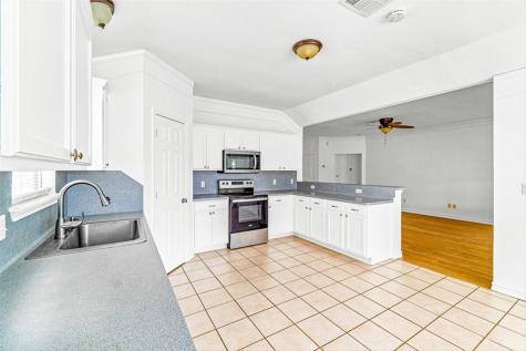 1013 La Mirada Portland TX 78374