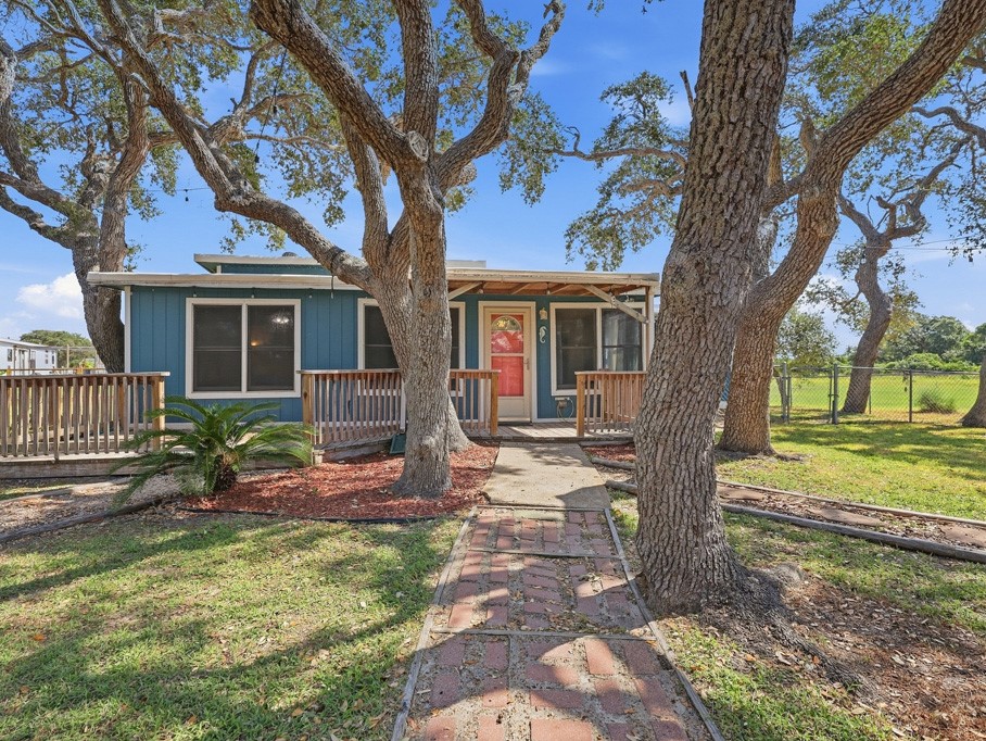1410 S Mathis Street Rockport TX 78382