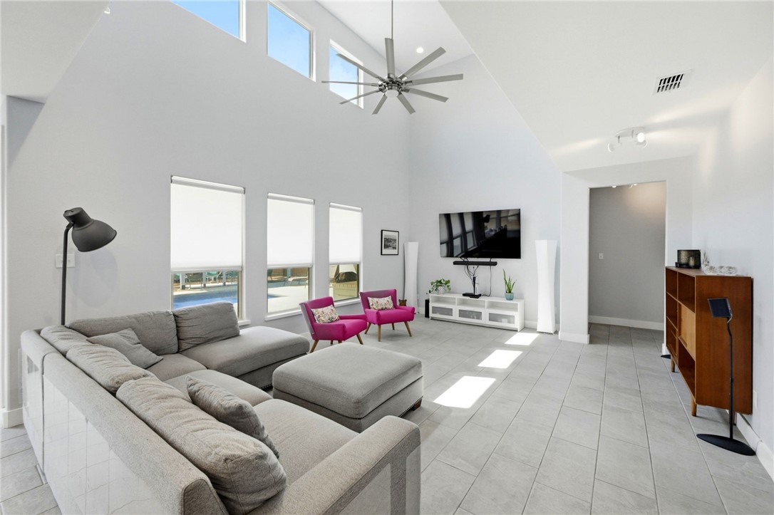 4825 Del Paseo Street Corpus Christi TX 78411