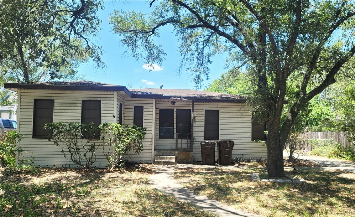 928 W Alice Avenue Kingsville TX 78363