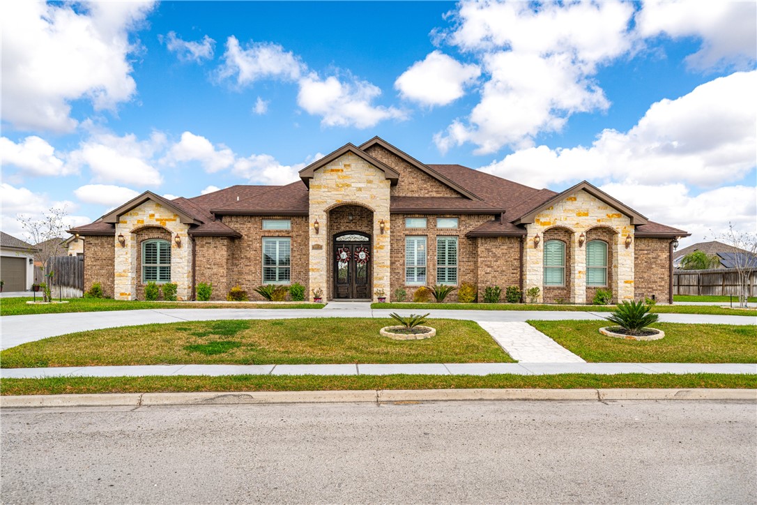 1864 The Grand Drive Kingsville TX 78363