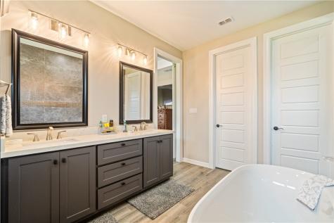 1864 The Grand Drive Kingsville TX 78363