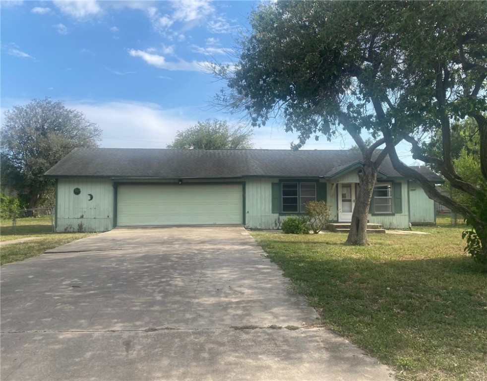 813 E Yoakum Avenue Kingsville TX 78363