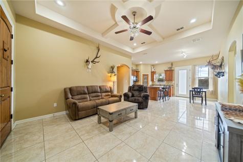 1996 Laurel Street Kingsville TX 78363