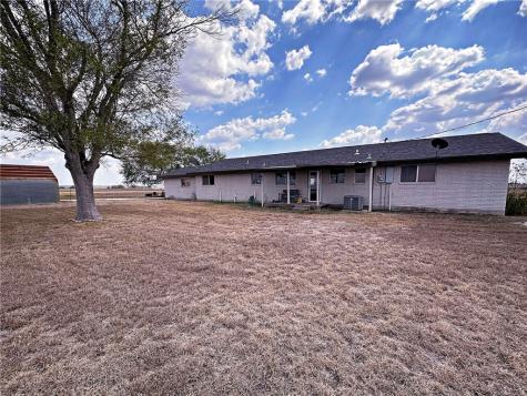 6604 County Road 136 Pawnee TX 78145