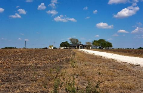 6604 County Road 136 Pawnee TX 78145