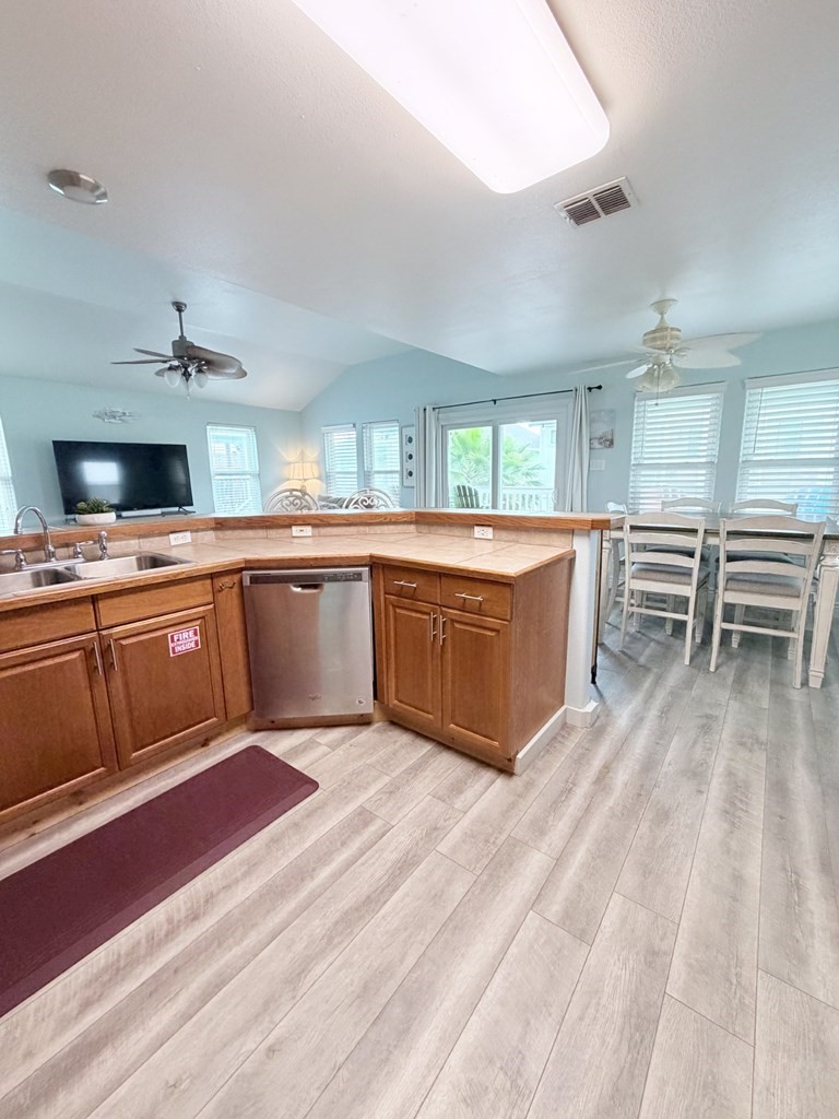1228 S Live Oak Street Rockport TX 78382