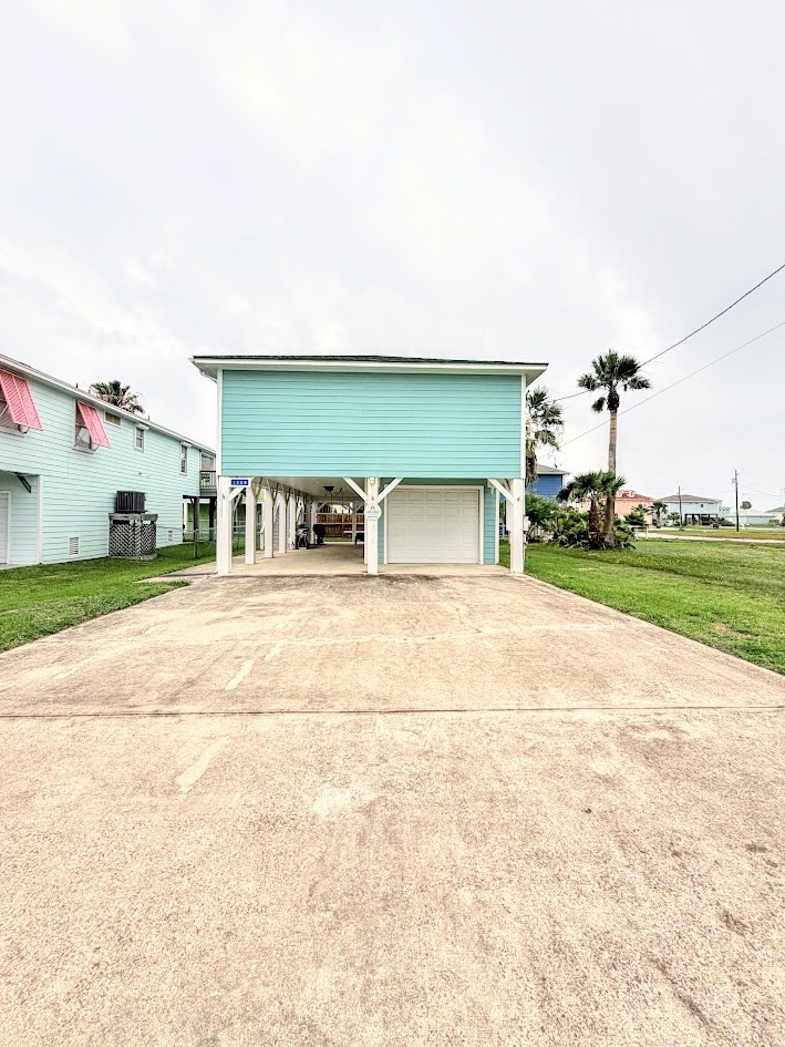 1228 S Live Oak Street Rockport TX 78382