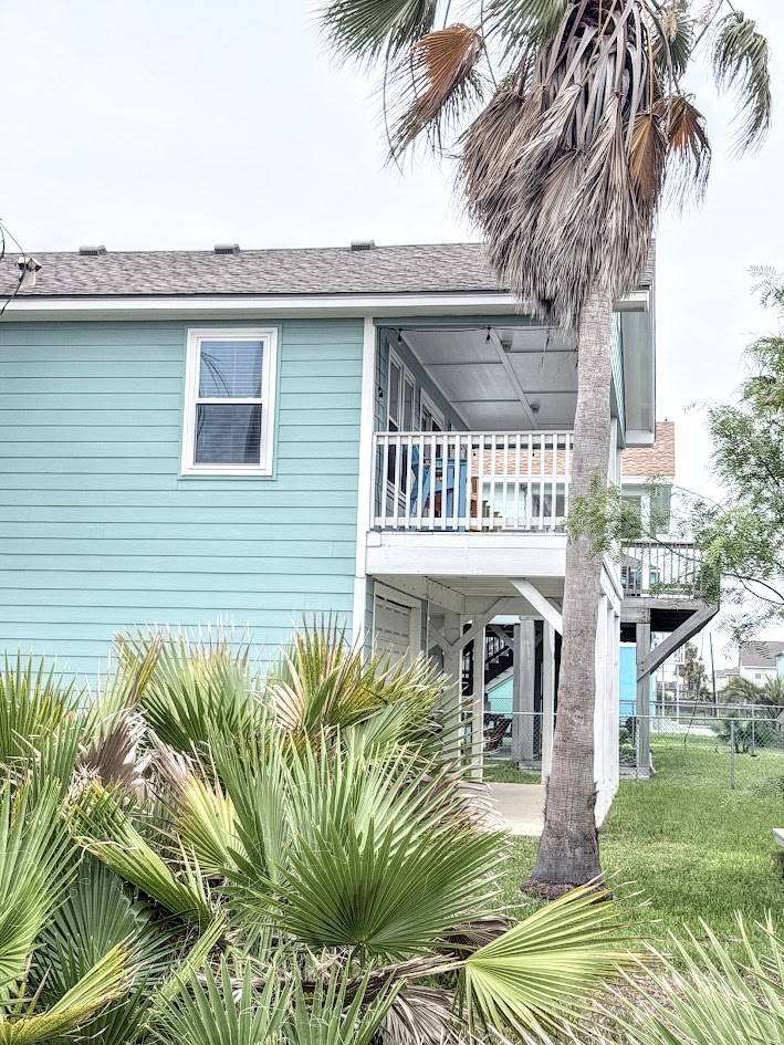 1228 S Live Oak Street Rockport TX 78382
