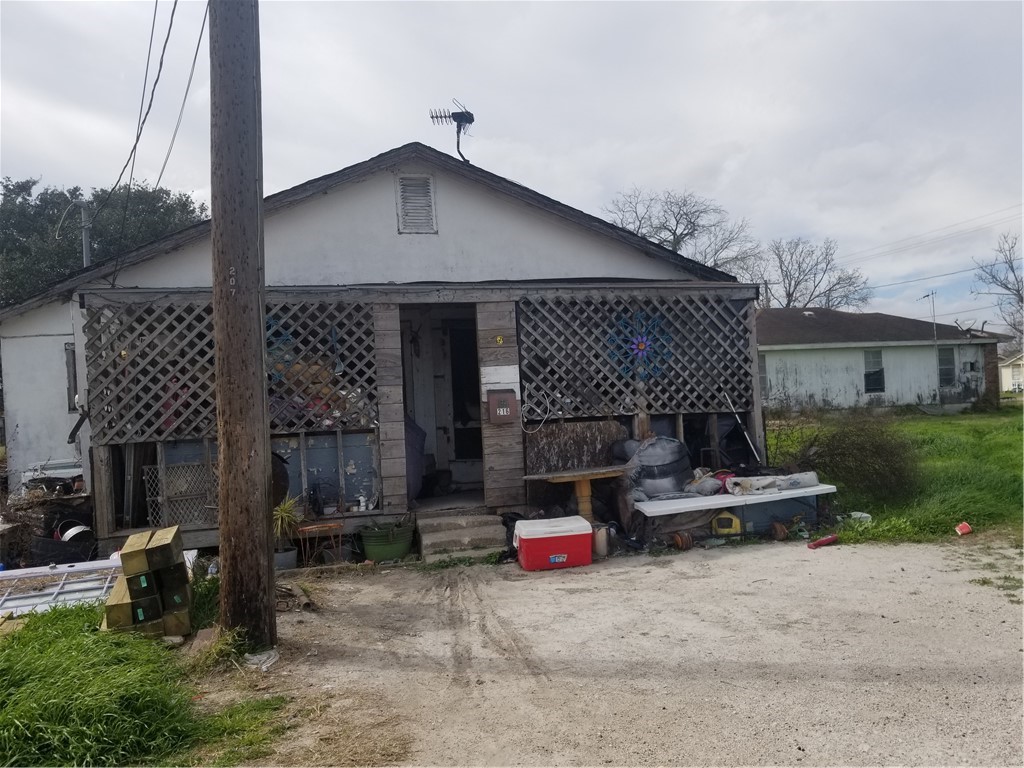 216 N Luque @ Fulton Sinton TX 78387
