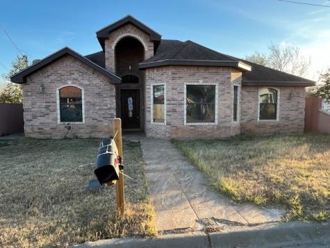205 E Santa Clara Street Hebbronville TX 78361