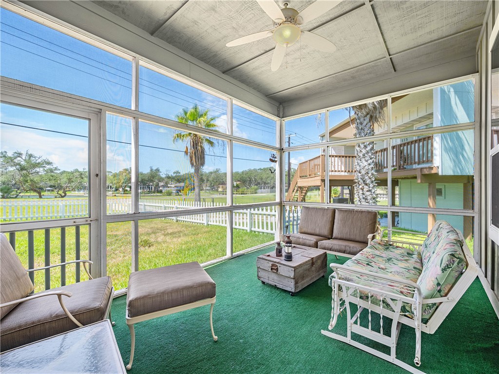 513 Traylor Boulevard Rockport TX 78382