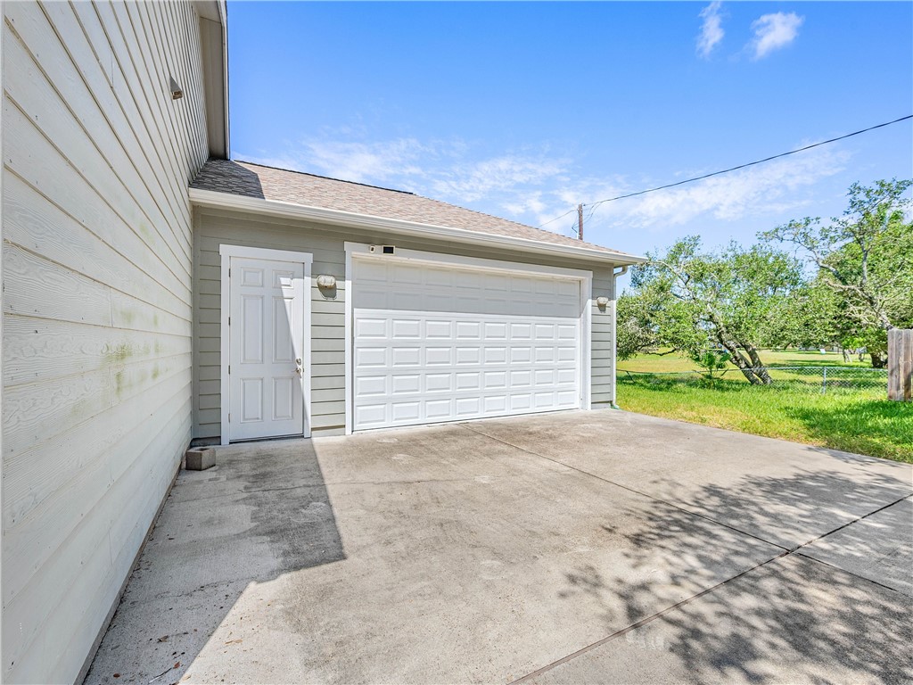 513 Traylor Boulevard Rockport TX 78382