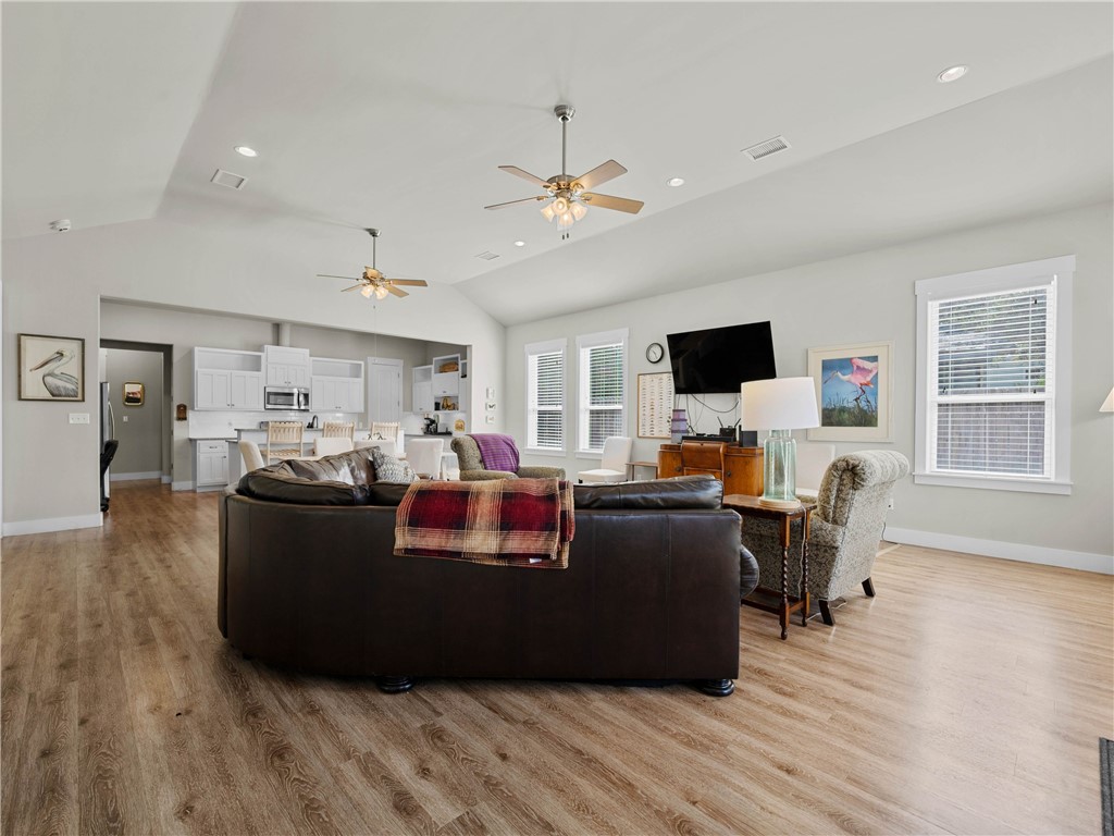 513 Traylor Boulevard Rockport TX 78382