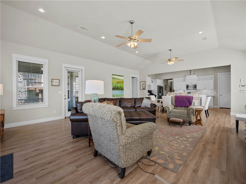 513 Traylor Boulevard Rockport TX 78382