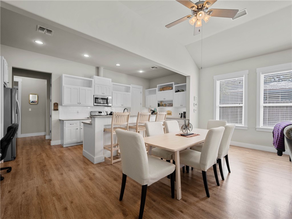 513 Traylor Boulevard Rockport TX 78382