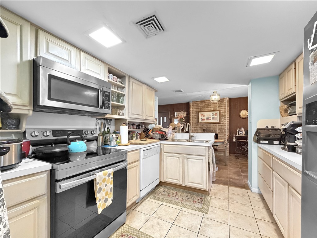 4421 Gaines Street 4 Corpus Christi TX 78412