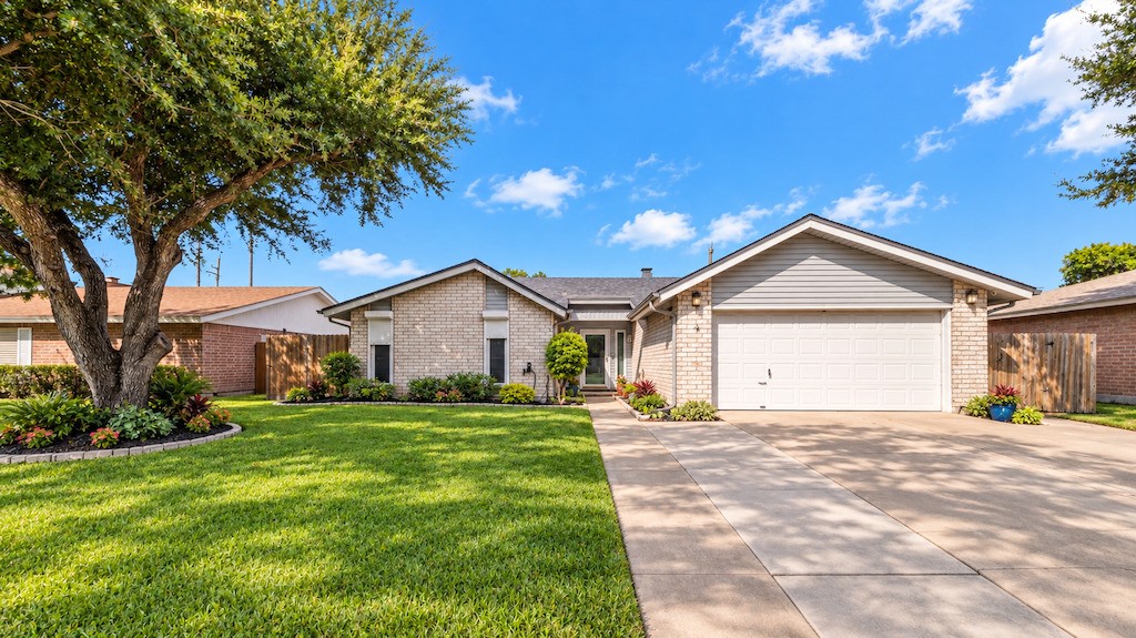 3734 Locke Corpus Christi TX 78415