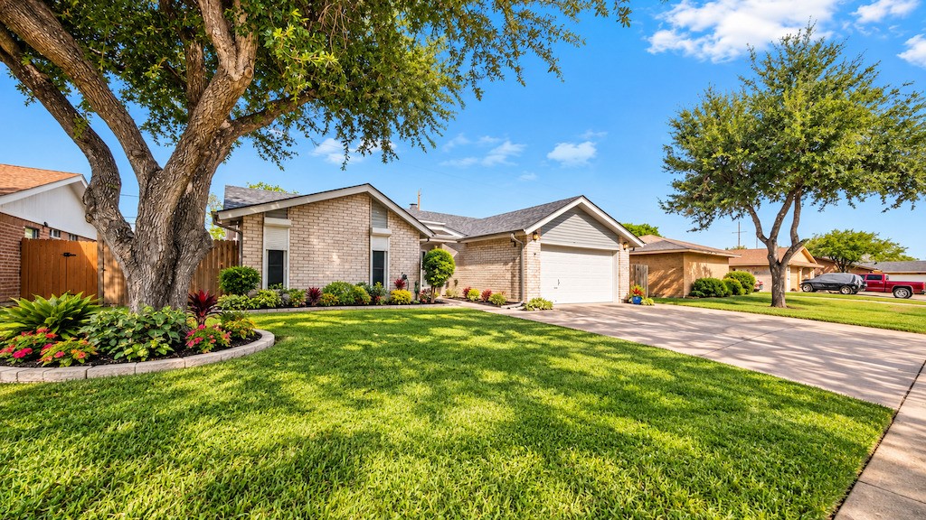 3734 Locke Corpus Christi TX 78415