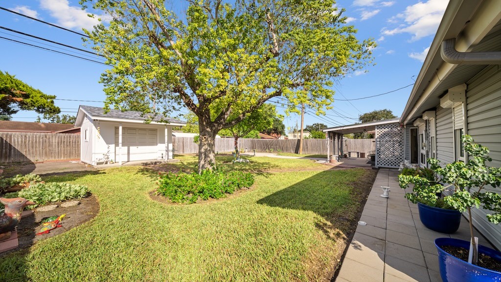 3734 Locke Corpus Christi TX 78415