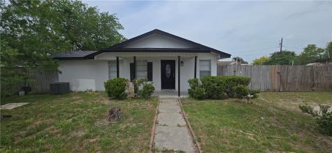 1013 Evergreen Street Mathis TX 78368