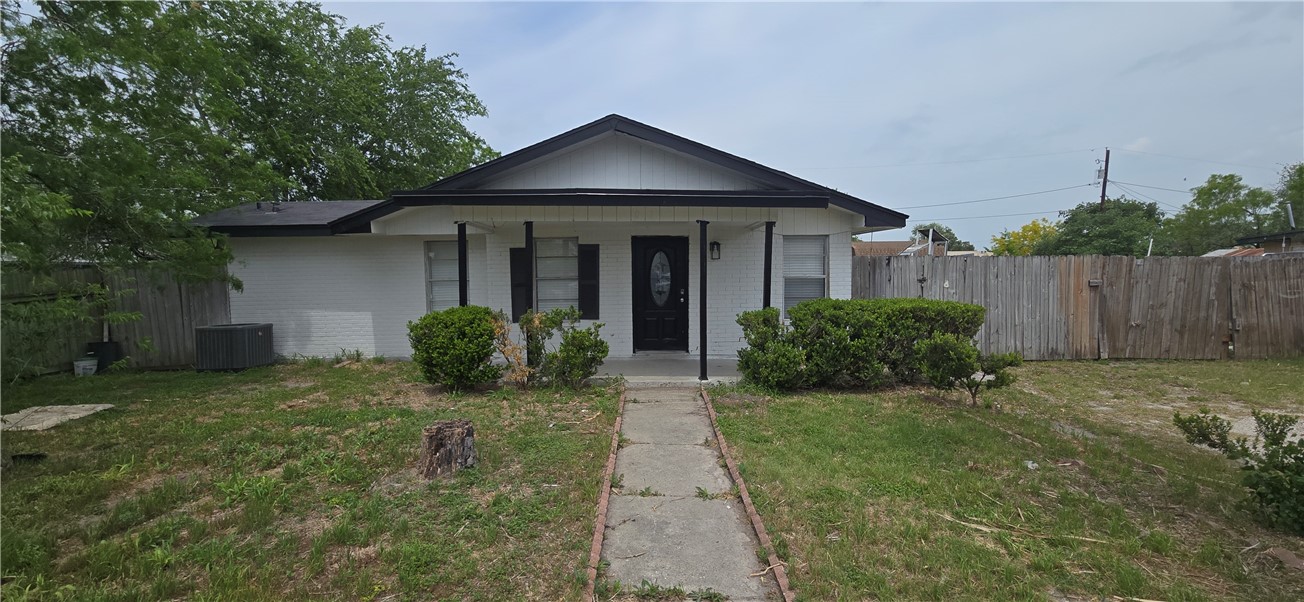 1013 Evergreen Street Mathis TX 78368