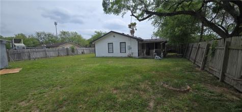 1013 Evergreen Street Mathis TX 78368