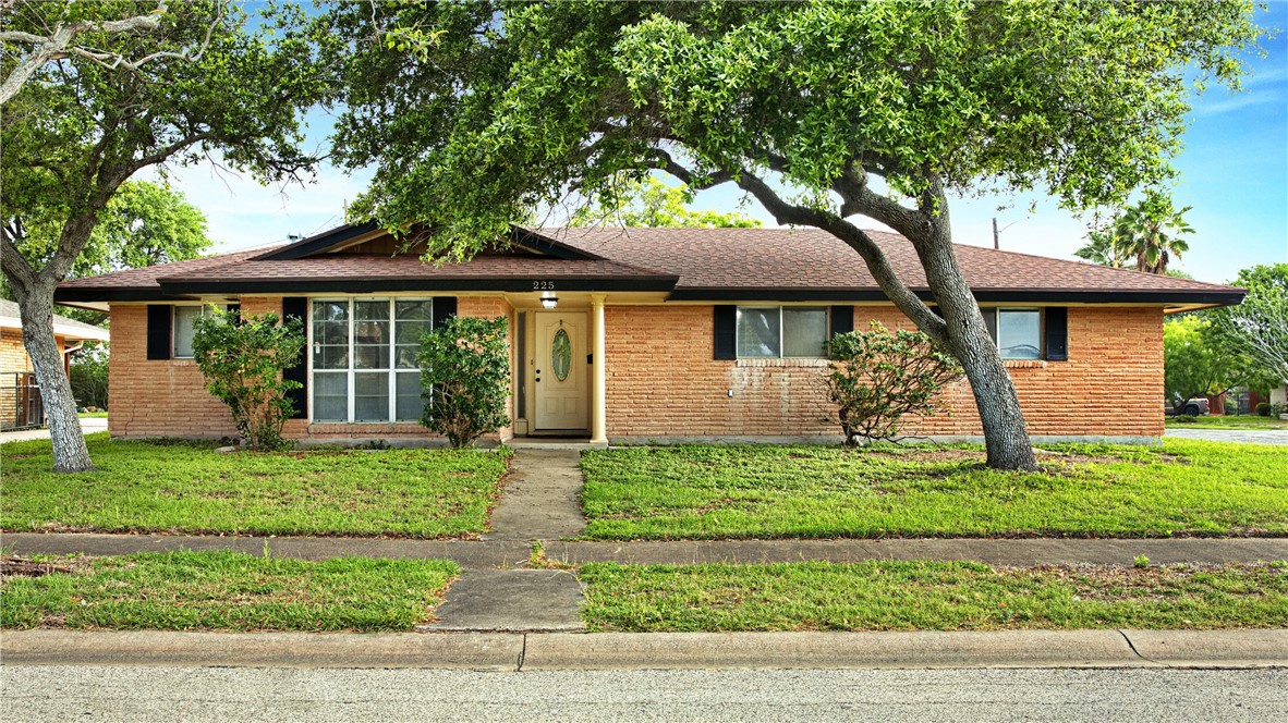 225 Blanco Drive Portland TX 78374
