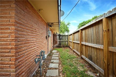 225 Blanco Drive Portland TX 78374