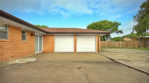 225 Blanco Drive Portland TX 78374