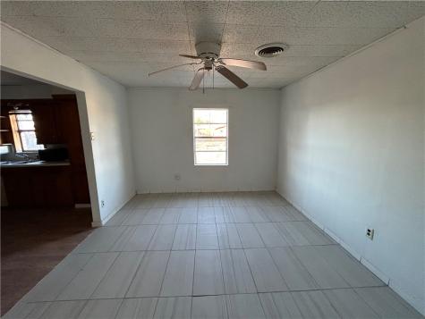 516 Stinson Street Freer TX 78357